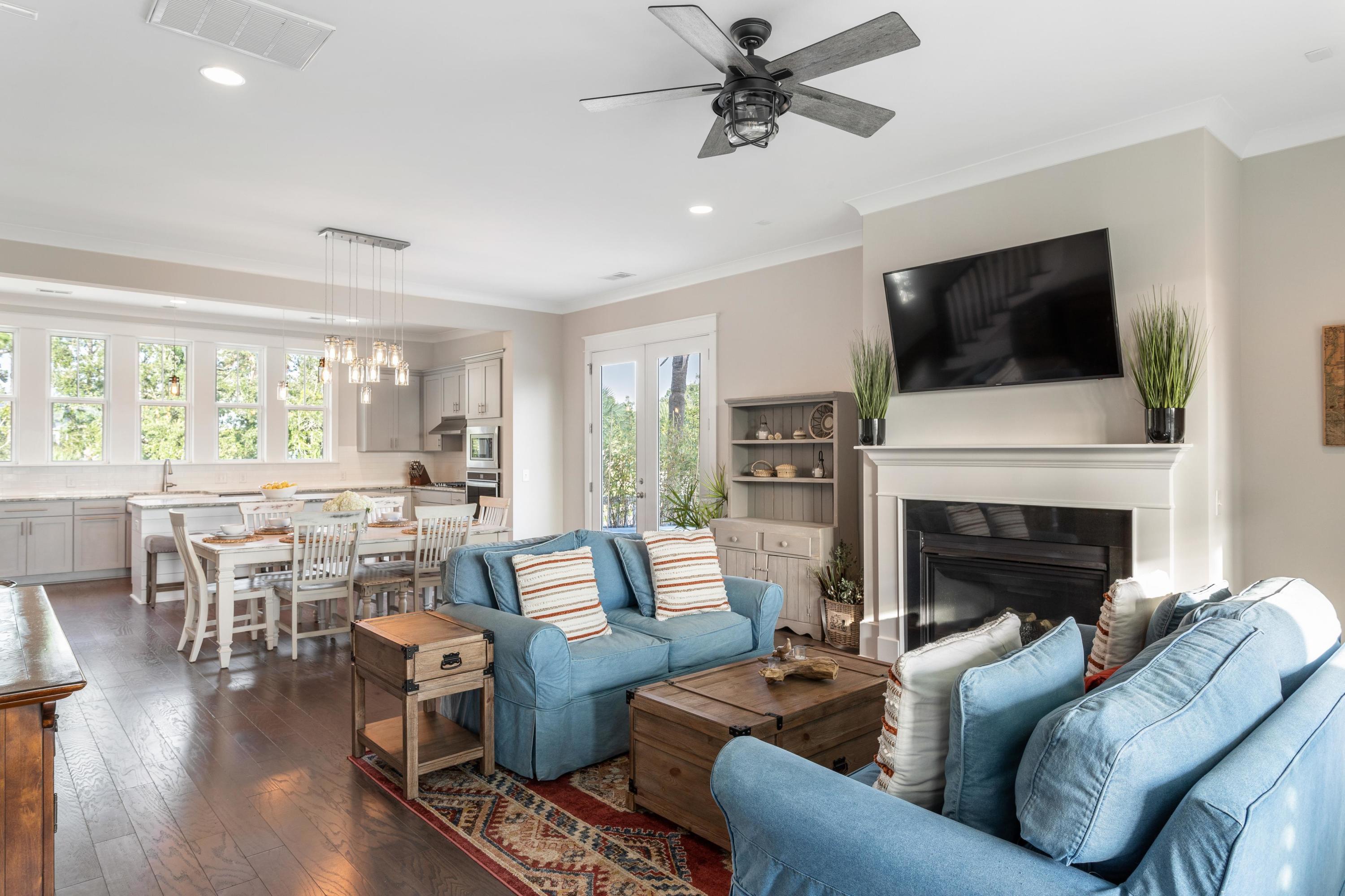 1408 Stratton Place Mount Pleasant, SC 29466 - Photo 20 of 46 Living Room