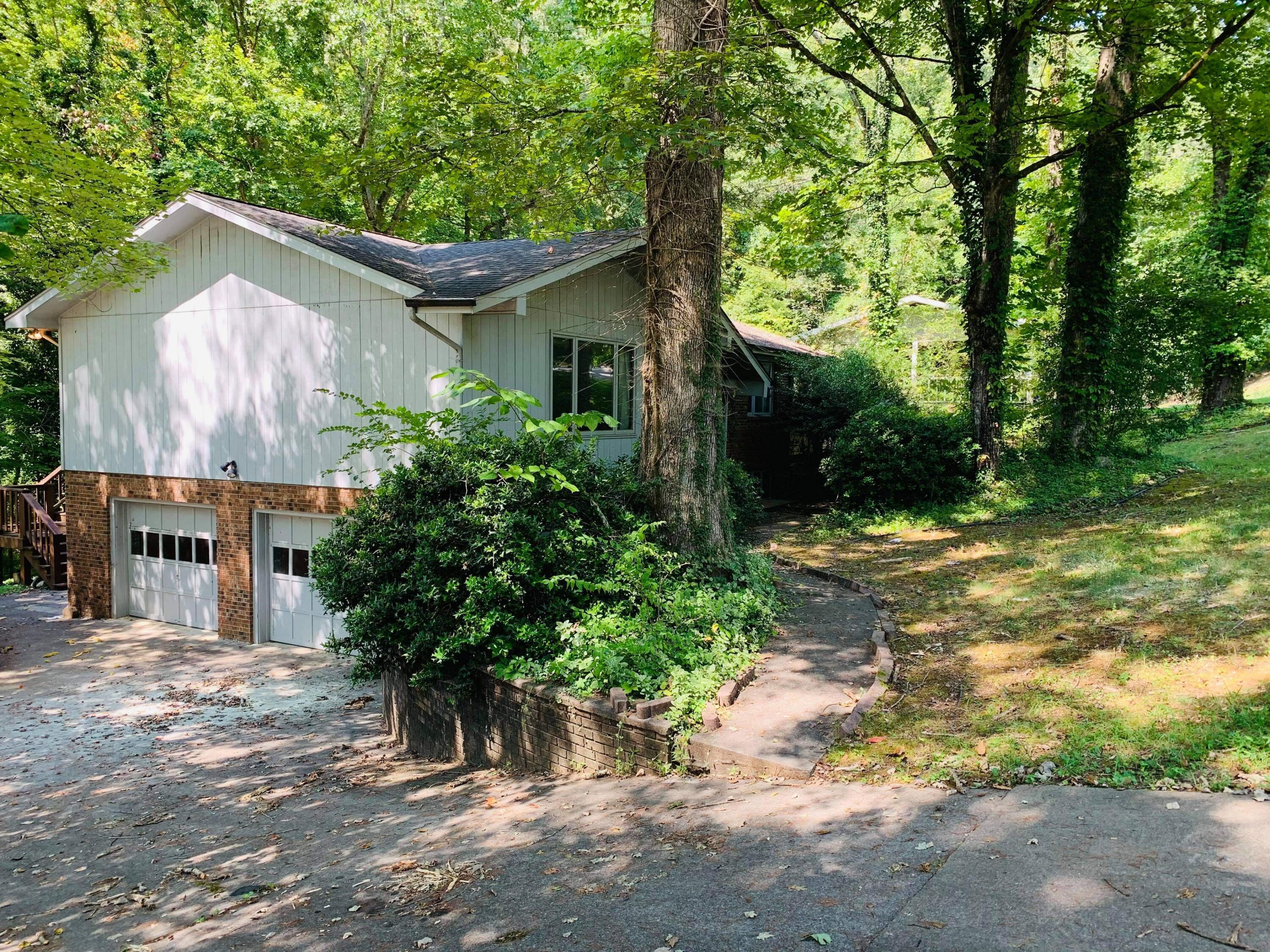 111 Balsam Road Oak Ridge, TN 37830 - Photo 2 of 6 IMG_0490