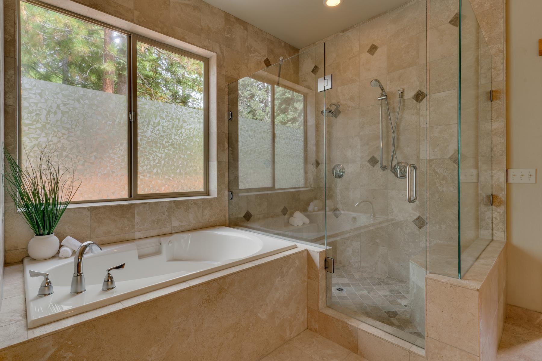 11539 Kitzbuhel Road Truckee, CA 96161 - Photo 14 of 28 Gallery Image 14