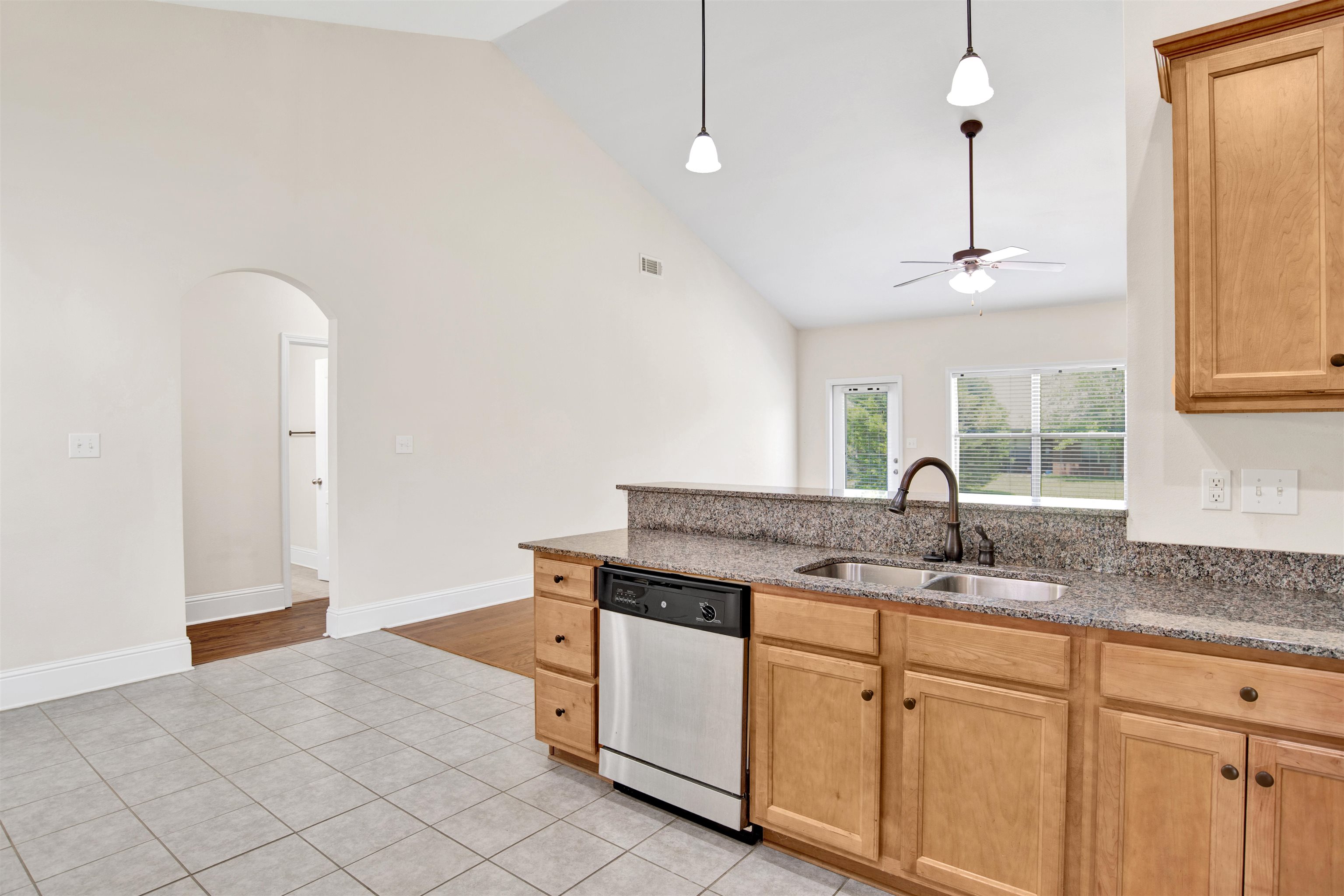 10910 Roanoke Loop Daphne, AL 36526 - Photo 19 of 33 Kitchen