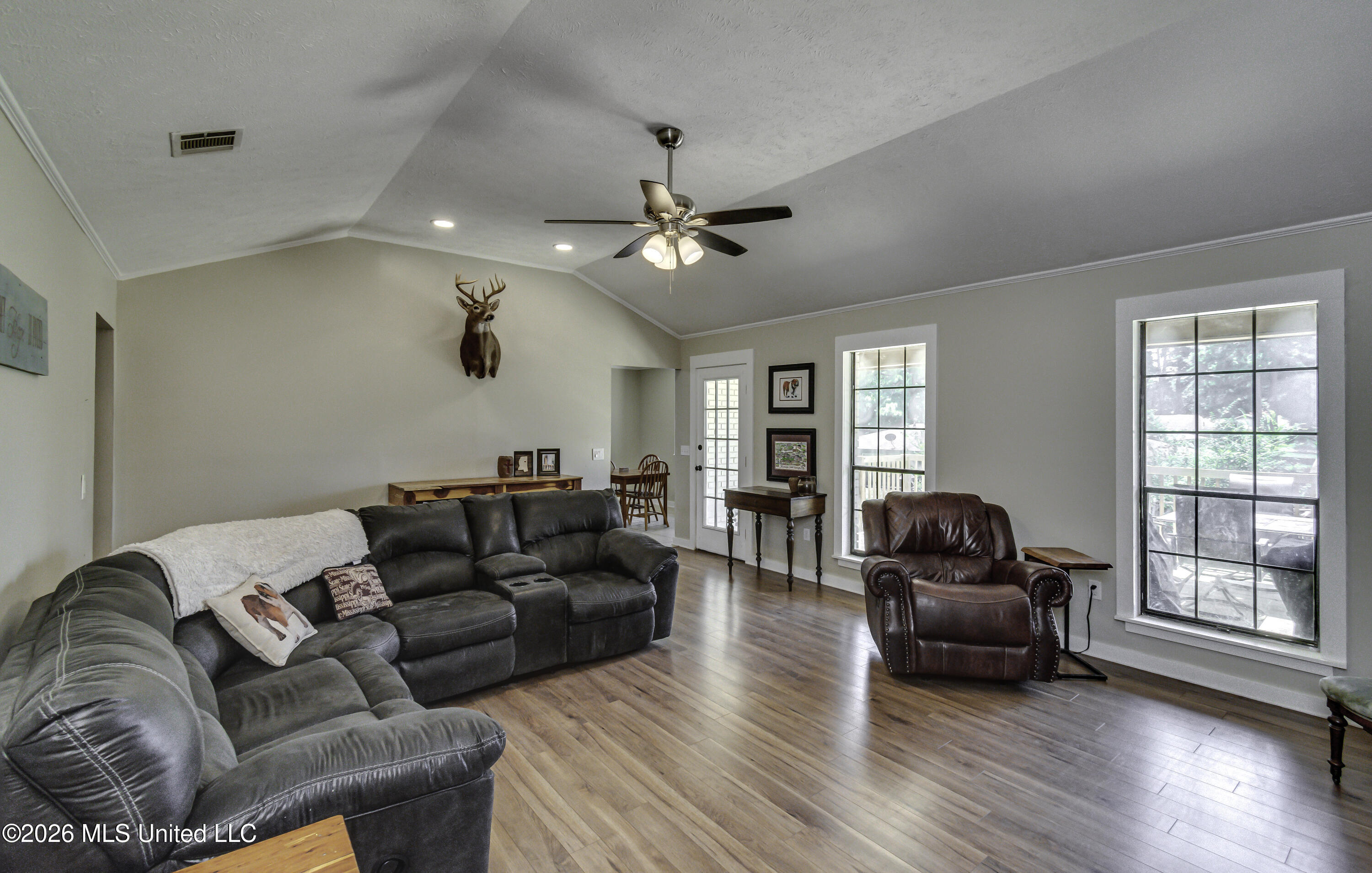 126 Ridge Road Brandon, MS 39042 - Photo 6 of 48 126 Ridge Rd--26