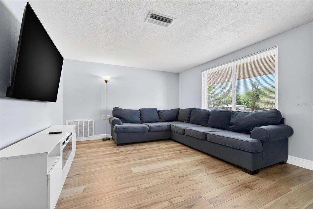 5346 Riddle Road Holiday, FL 34690 - Photo 5 of 25