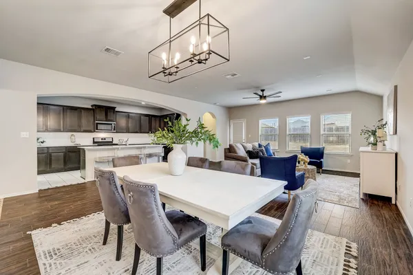 $2,400 | 212 Durata Drive, San Marcos, TX 78666