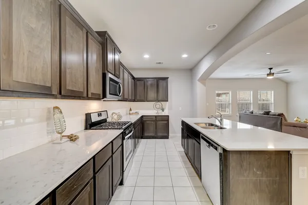 $2,400 | 212 Durata Drive, San Marcos, TX 78666