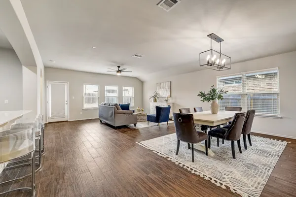 $2,400 | 212 Durata Drive, San Marcos, TX 78666