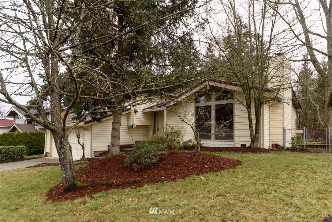 2307 Southeast 21st Street Renton, WA 98055 - Photo 2 of 22