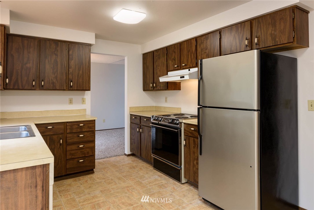 2307 Southeast 21st Street Renton, WA 98055 - Photo 11 of 22