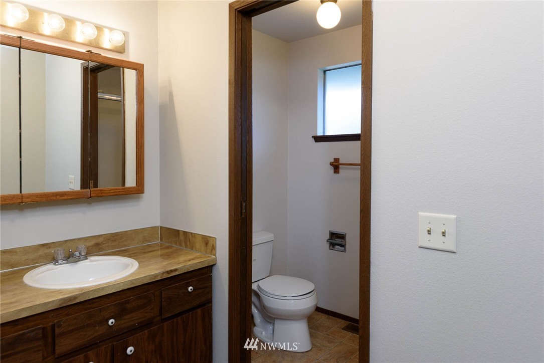 2307 Southeast 21st Street Renton, WA 98055 - Photo 16 of 22