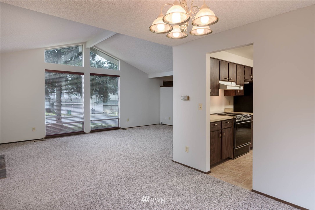 2307 Southeast 21st Street Renton, WA 98055 - Photo 3 of 22