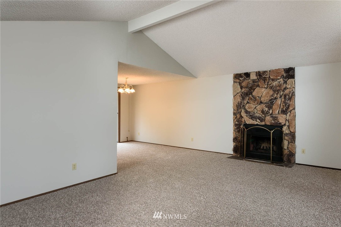 2307 Southeast 21st Street Renton, WA 98055 - Photo 5 of 22