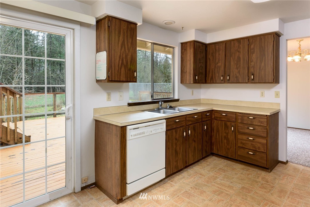 2307 Southeast 21st Street Renton, WA 98055 - Photo 10 of 22