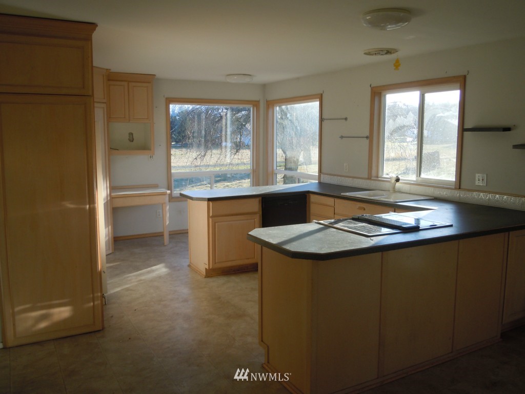 405 East Hemmi Road Lynden, WA 98264 - Photo 8 of 24 Gallery Image 8