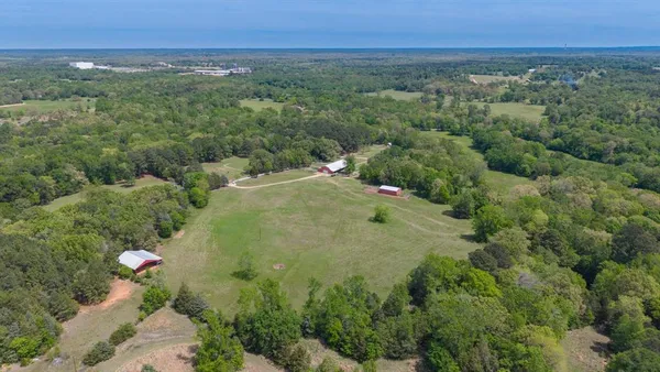 $1,500,000 | 166 County Road 2112, Pittsburg, TX 75686