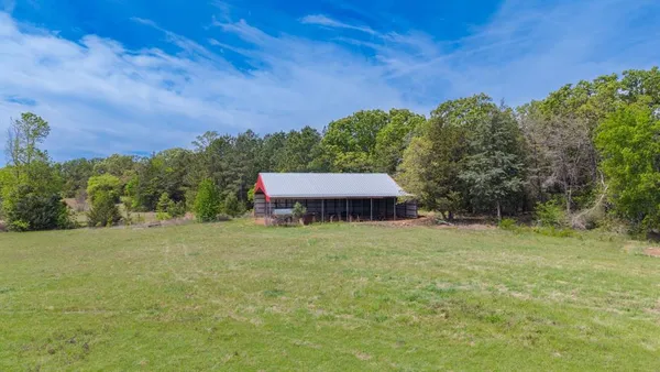 $1,500,000 | 166 County Road 2112, Pittsburg, TX 75686