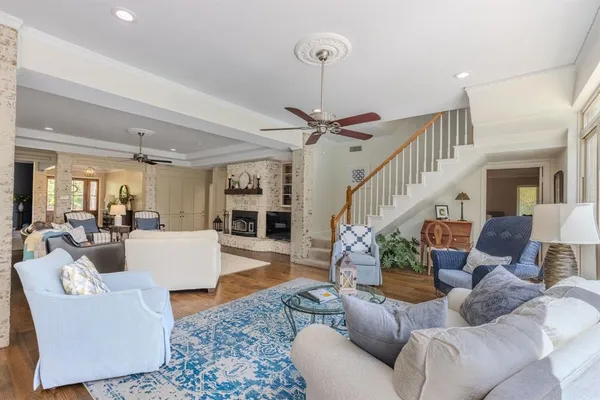 $1,500,000 | 166 County Road 2112, Pittsburg, TX 75686