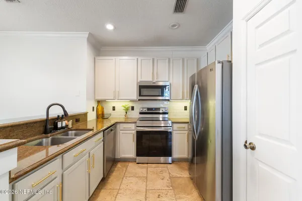 $1,950 | 12301 Kernan Forest Boulevard, Unit 801, Jacksonville, FL 32225