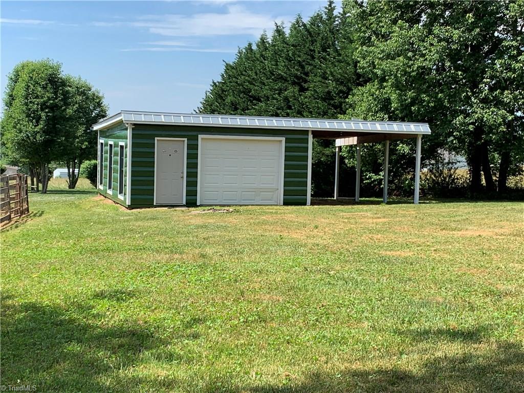 113 Rendezvous Mountain Road Purlear, NC 28665 - Photo 3 of 7