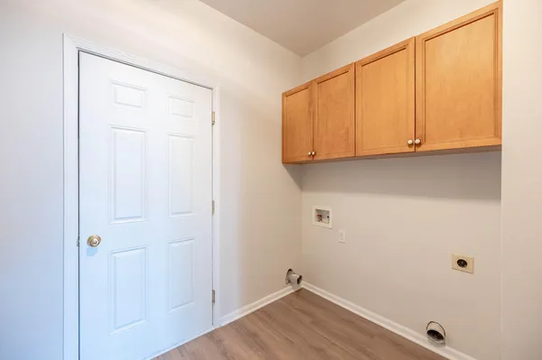 $369,900 | 1203 Woodbury Commons, Unit C, Waukesha, WI 53189