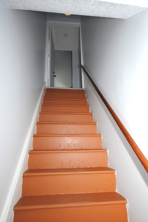 72 Hall Street Springfield, MA 01108 - Photo 17 of 36