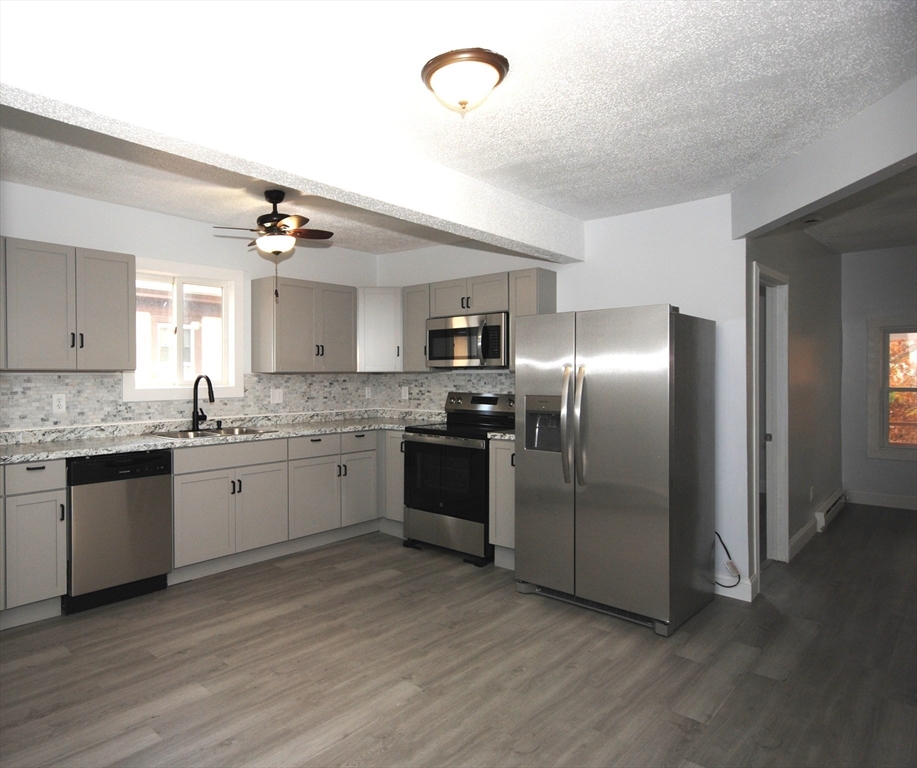 72 Hall Street Springfield, MA 01108 - Photo 18 of 36