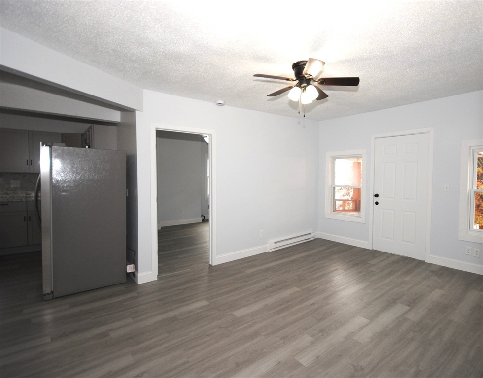 72 Hall Street Springfield, MA 01108 - Photo 21 of 36