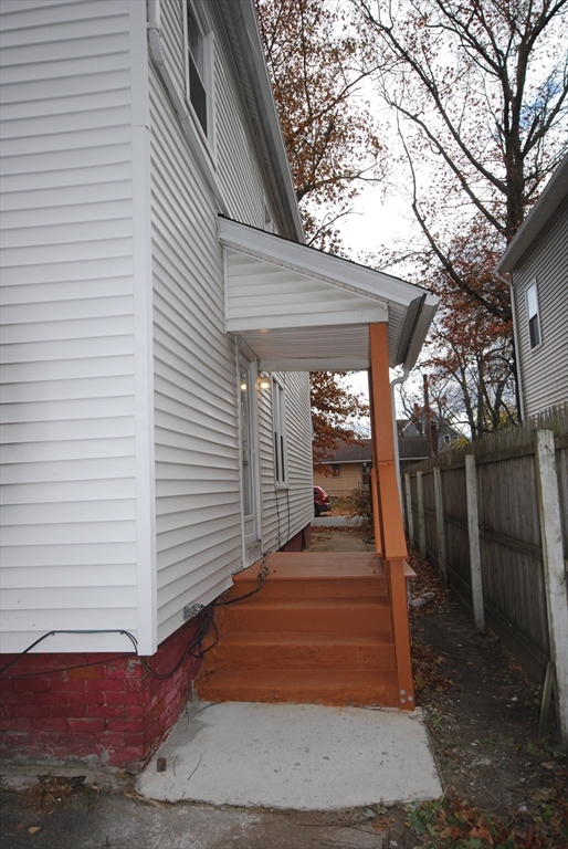 72 Hall Street Springfield, MA 01108 - Photo 3 of 36