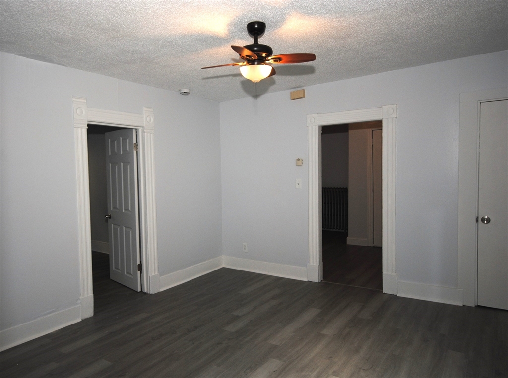 72 Hall Street Springfield, MA 01108 - Photo 10 of 36