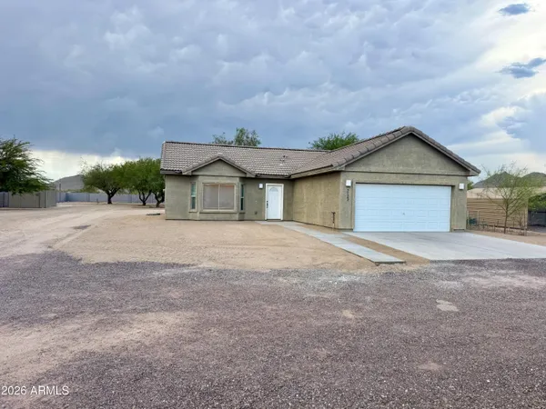 $2,500 | 2122 East Cloud Road, Phoenix, AZ 85086