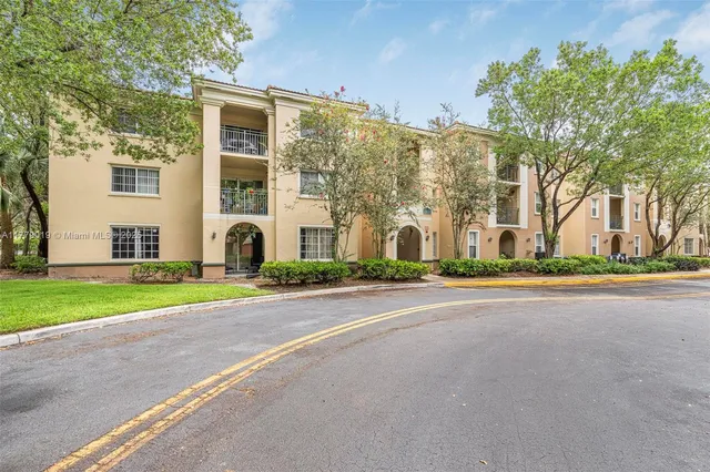 $315,000 | 2433 Centergate Drive, Unit 102, Miramar, FL 33025