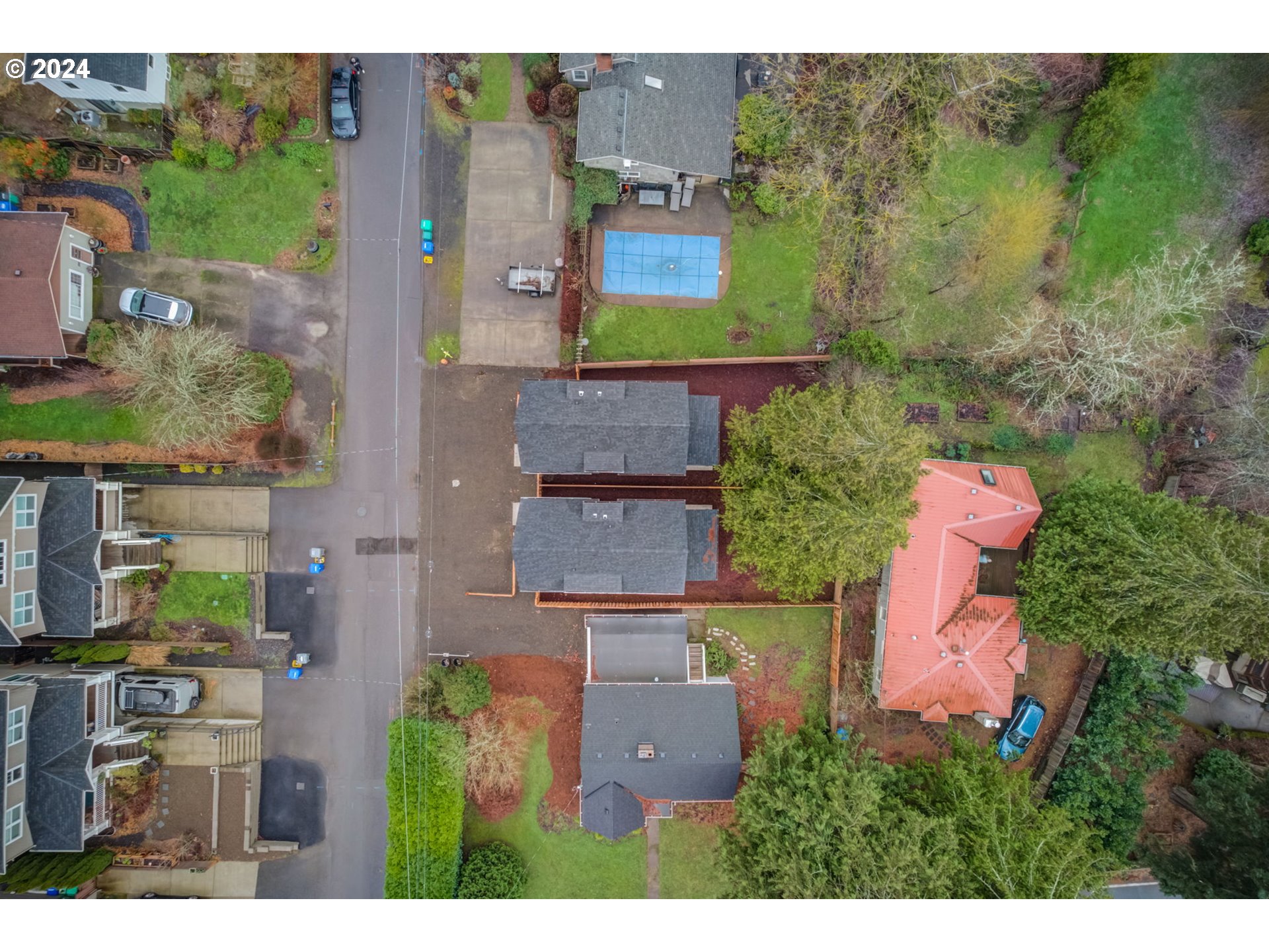5025 Southwest Maplewood Road, Unit B Portland, OR 97219 - Photo 20 of 21 Gallery Image 20