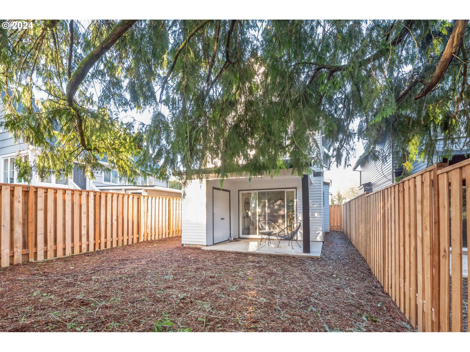 5025 Southwest Maplewood Road, Unit B Portland, OR 97219 - Photo 21 of 21 Gallery Image 21