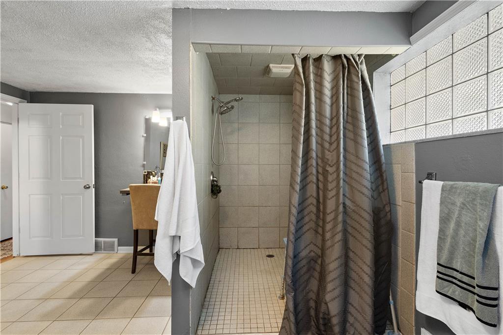 4 Ann Street Carnegie, PA 15106 - Photo 15 of 29