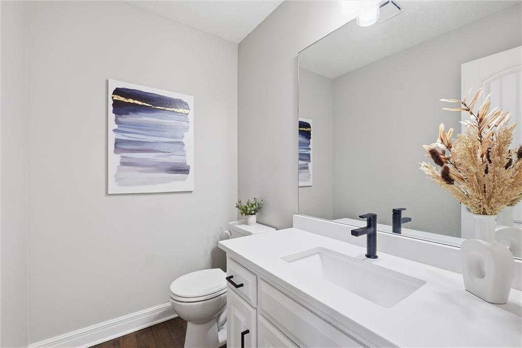 2236 Southwest HawkView Road Lee's Summit, MO 64082 - Photo 13 of 40