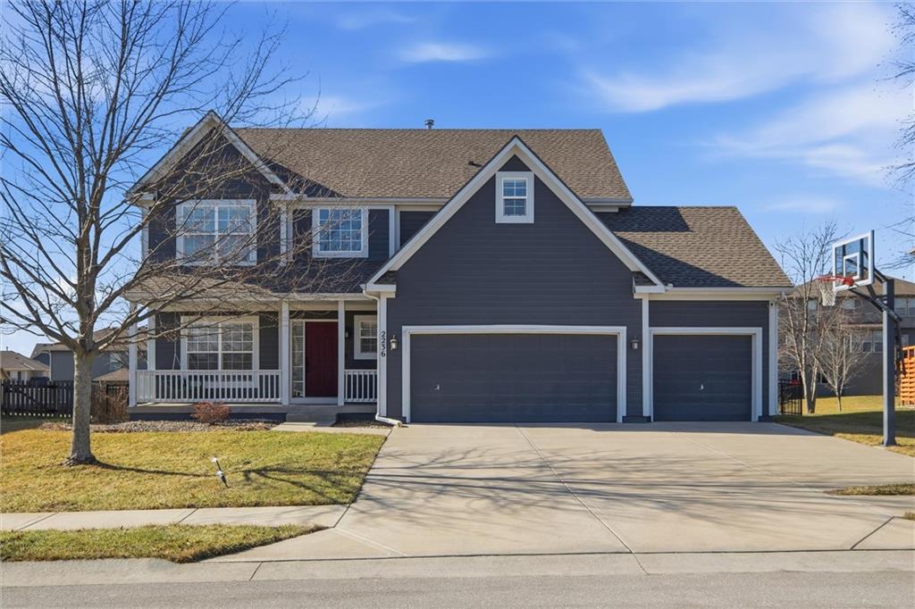 2236 Southwest HawkView Road Lee's Summit, MO 64082 - Photo 2 of 40