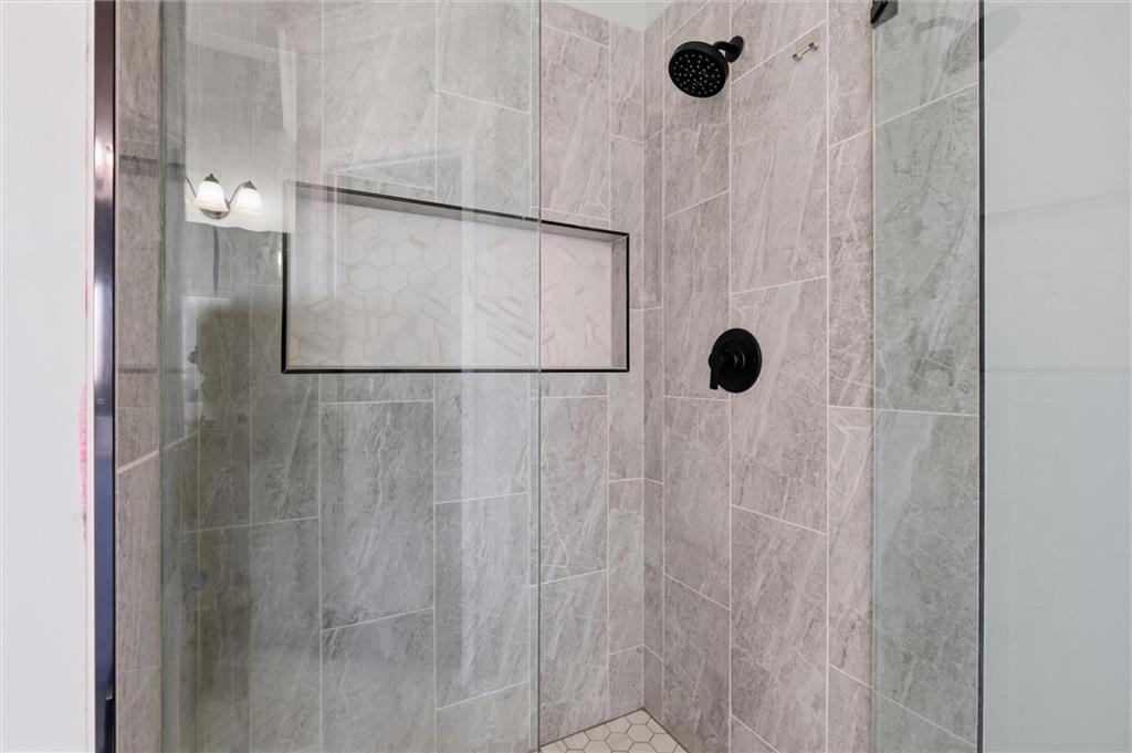 2236 Southwest HawkView Road Lee's Summit, MO 64082 - Photo 22 of 40