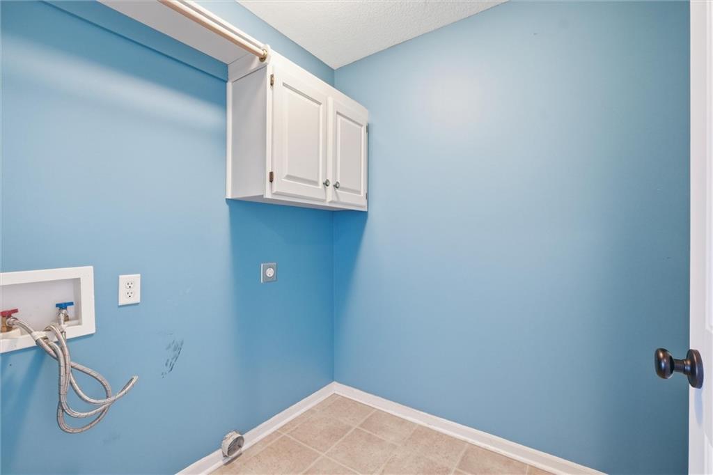 2236 Southwest HawkView Road Lee's Summit, MO 64082 - Photo 25 of 40