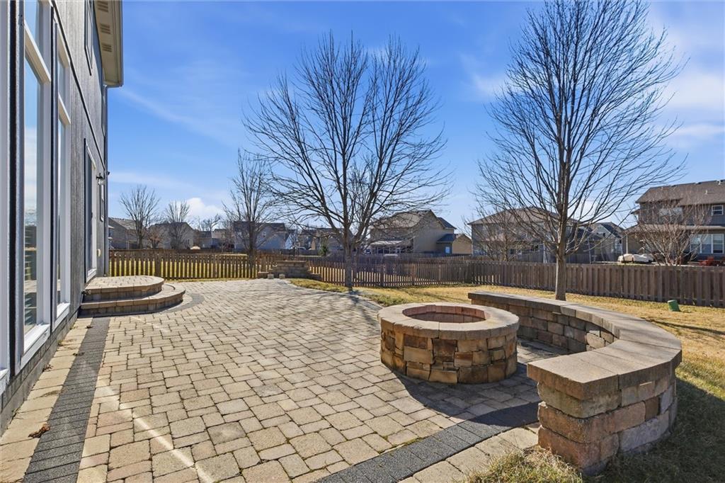 2236 Southwest HawkView Road Lee's Summit, MO 64082 - Photo 38 of 40