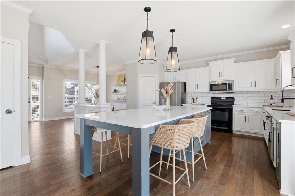 2236 Southwest HawkView Road Lee's Summit, MO 64082 - Photo 6 of 40