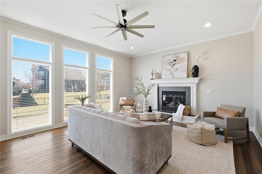 2236 Southwest HawkView Road Lee's Summit, MO 64082 - Photo 10 of 40