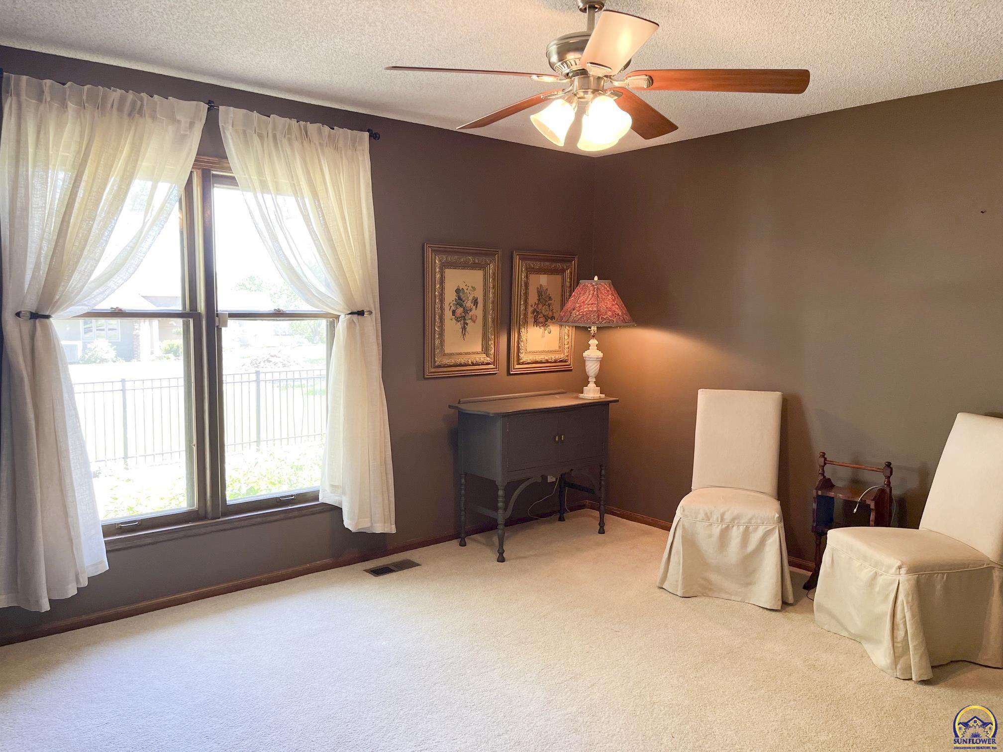 3808 Southwest Canterbury Town Road Topeka, KS 66610 - Photo 17 of 38