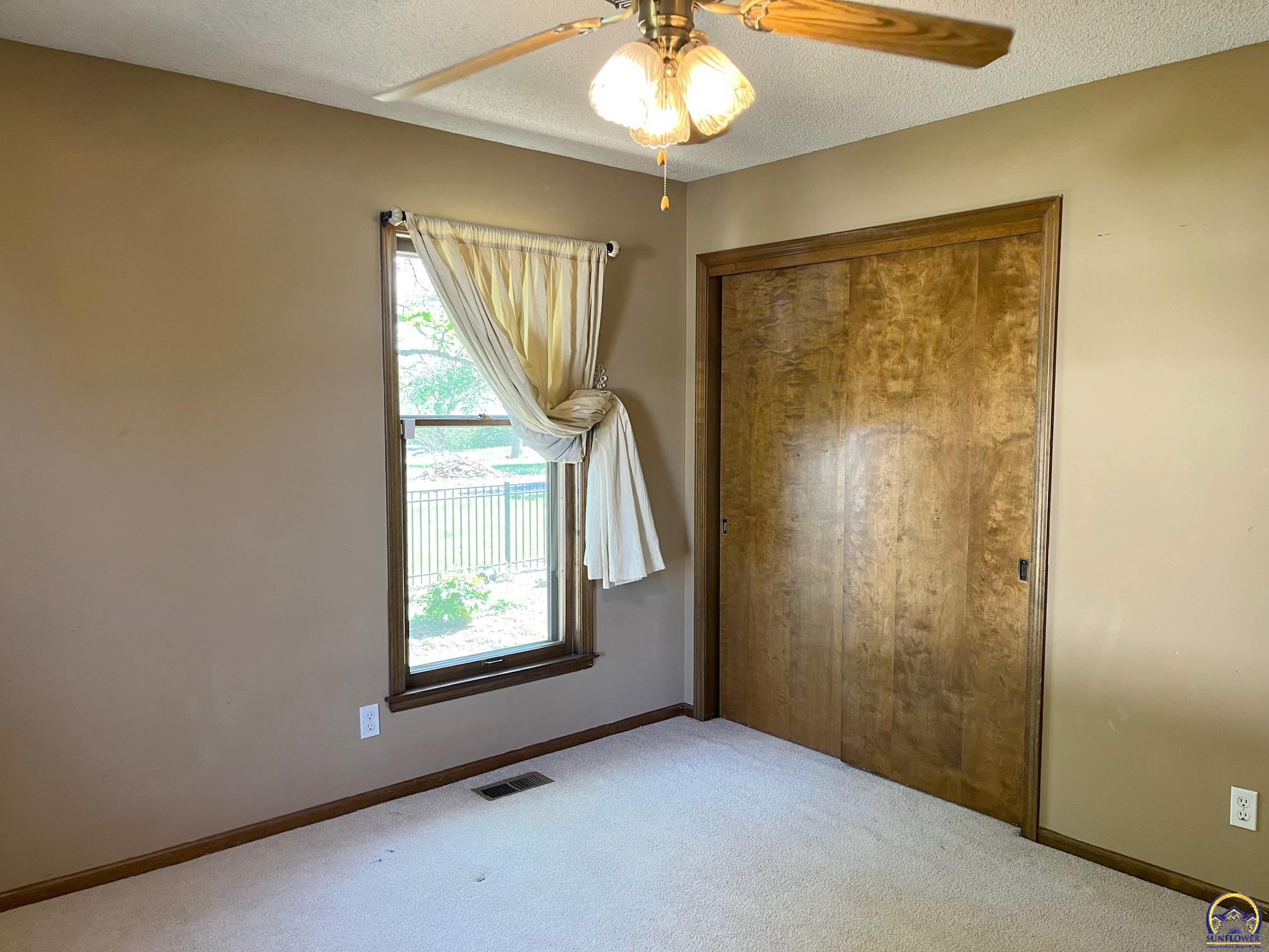 3808 Southwest Canterbury Town Road Topeka, KS 66610 - Photo 20 of 38