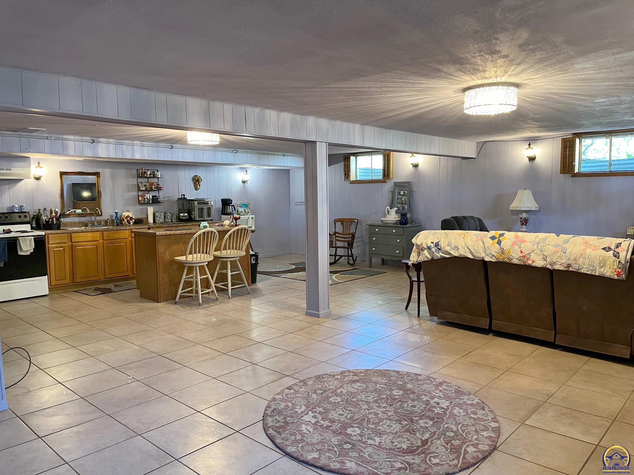 3808 Southwest Canterbury Town Road Topeka, KS 66610 - Photo 23 of 38