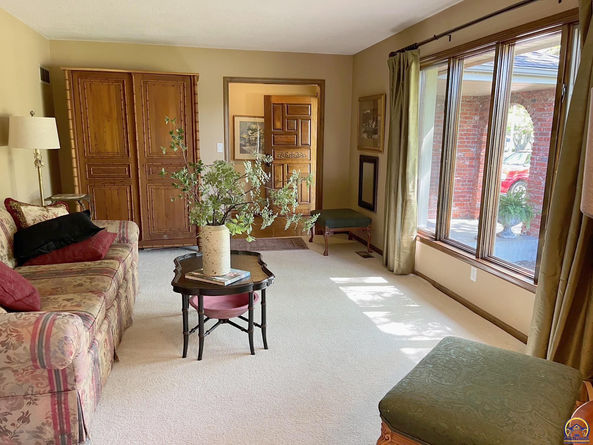 3808 Southwest Canterbury Town Road Topeka, KS 66610 - Photo 3 of 38