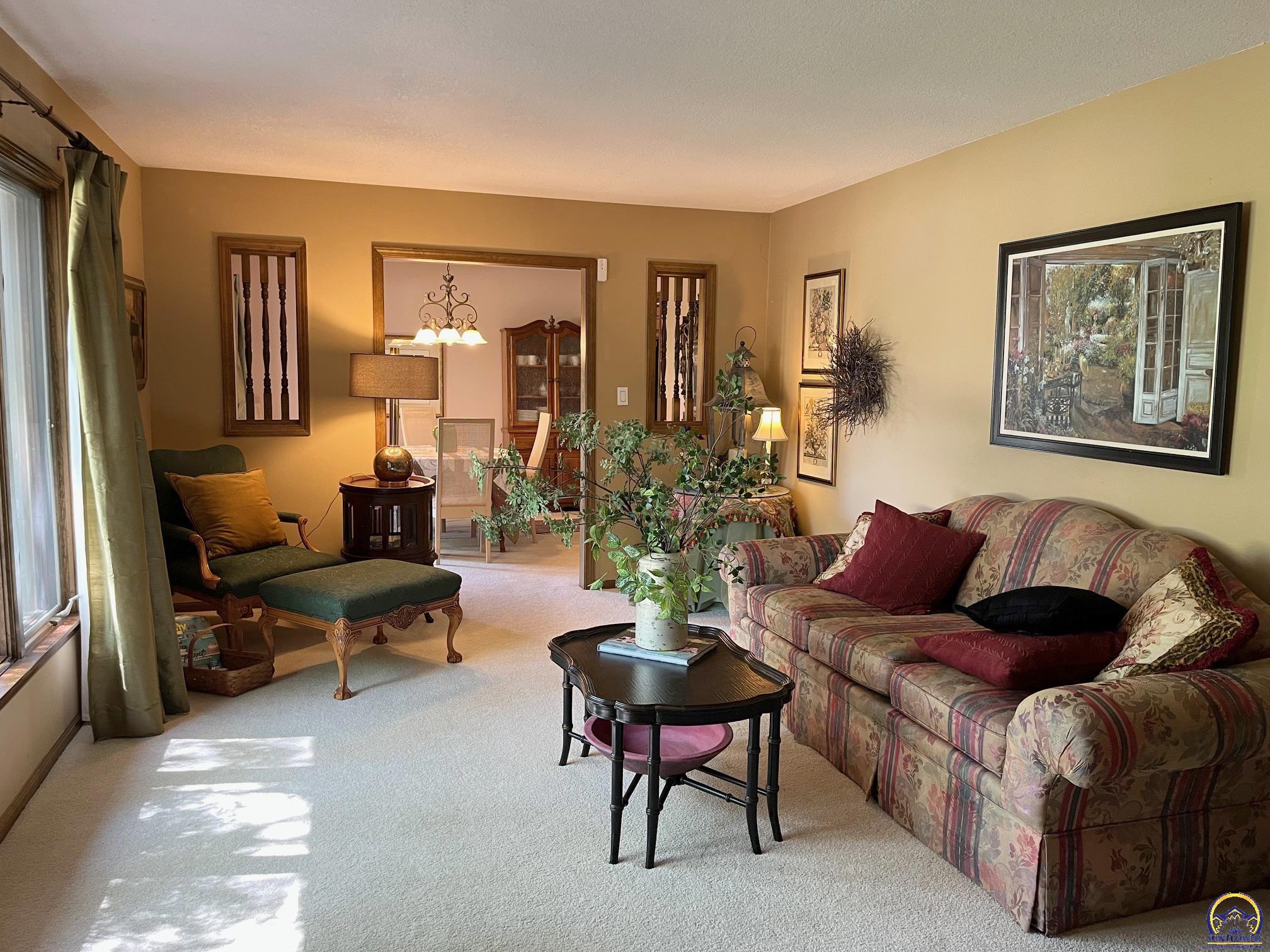 3808 Southwest Canterbury Town Road Topeka, KS 66610 - Photo 4 of 38