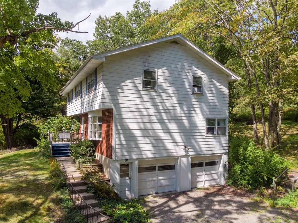 674 Cafferty Hill Road Endicott, NY 13760 - Photo 2 of 43 Gallery Image 2