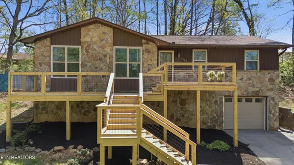 $371,500 | 3308 Gumstand Drive, Powell, TN 37849