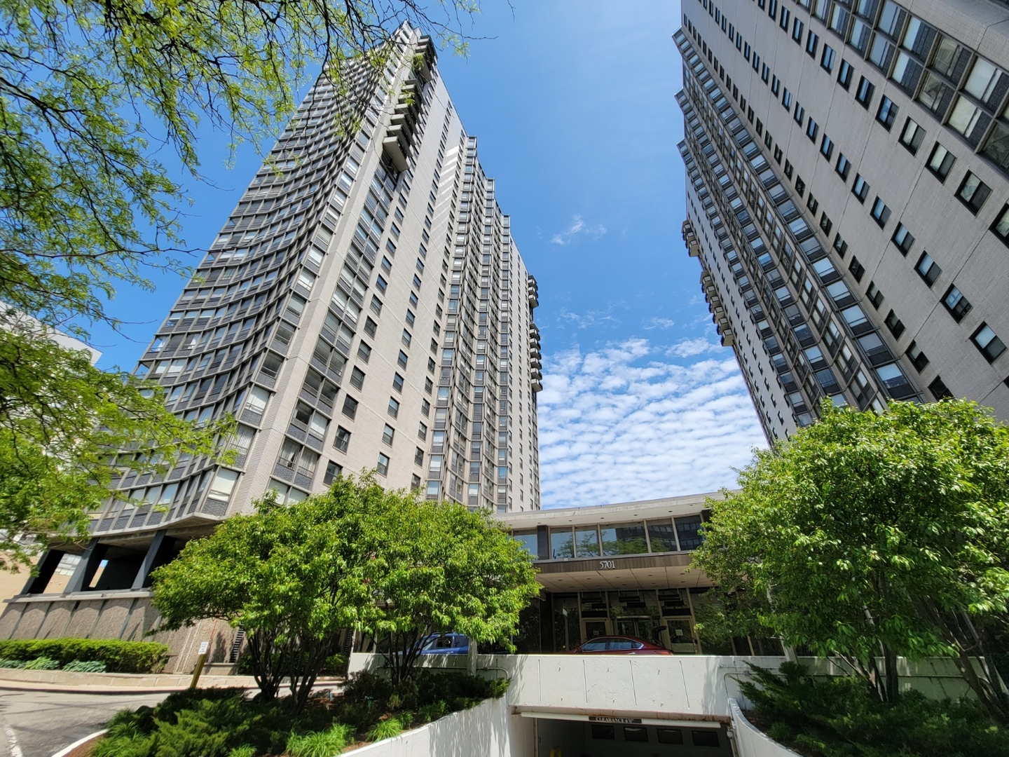 5701 North Sheridan Road, Unit 17D Chicago, IL 60660 - Photo 1 of 20