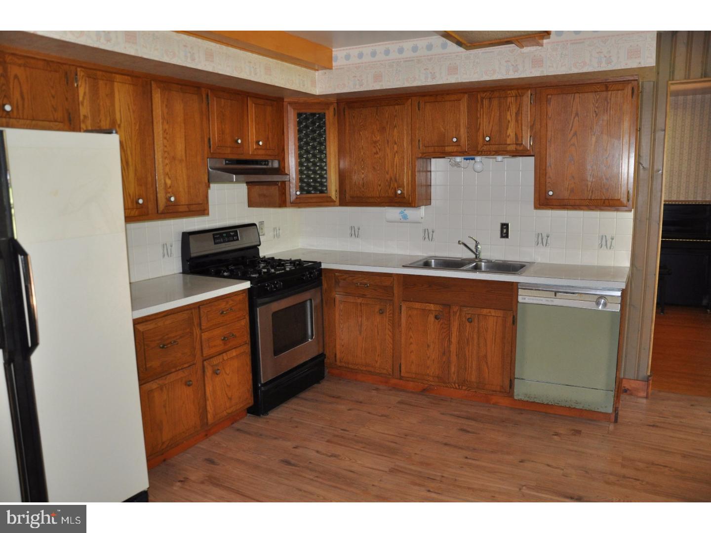 2006 Surrey Road Oreland, PA 19075 - Photo 13 of 25