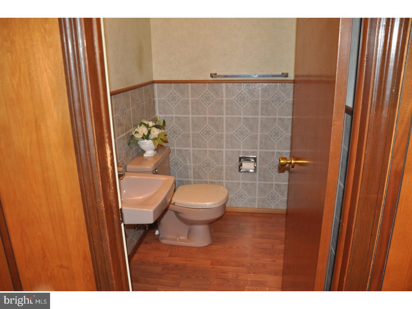 2006 Surrey Road Oreland, PA 19075 - Photo 14 of 25