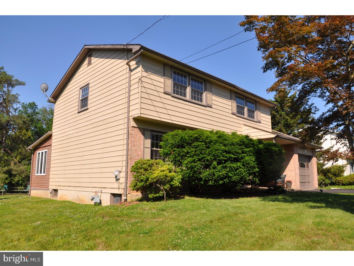 2006 Surrey Road Oreland, PA 19075 - Photo 3 of 25